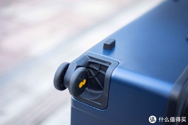 地平线 彪悍的人生不需要解释 ~ 又能打又能看的地平线8号大旅行家行李箱