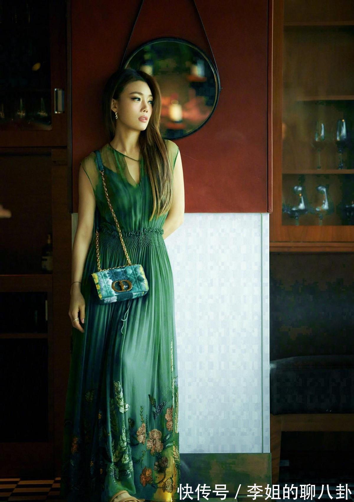 颜色 奔四奔五的女人，少穿“藏蓝色”！今秋流行这三种颜色，优雅减龄
