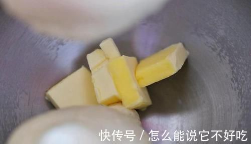 面团|还在买面包？5分钟教大家家制作金枪鱼面包，大人小孩都爱吃