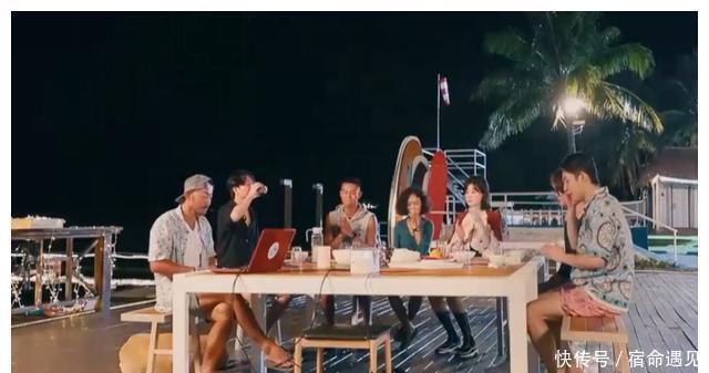 黄轩当店长的综艺，节目形式像《中餐厅》，首期嘉宾王一博变话痨