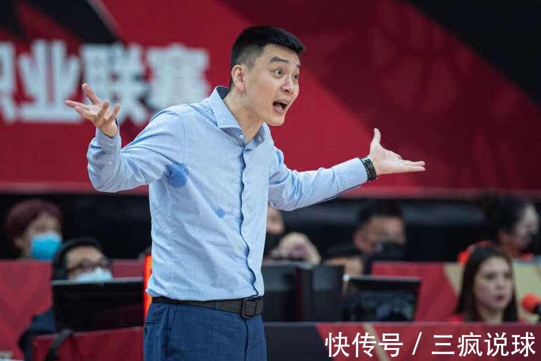 四川队|3消息!广东四将现身上海,CBA儒帅怒砸战术板,杨鸣怒推吴昌泽