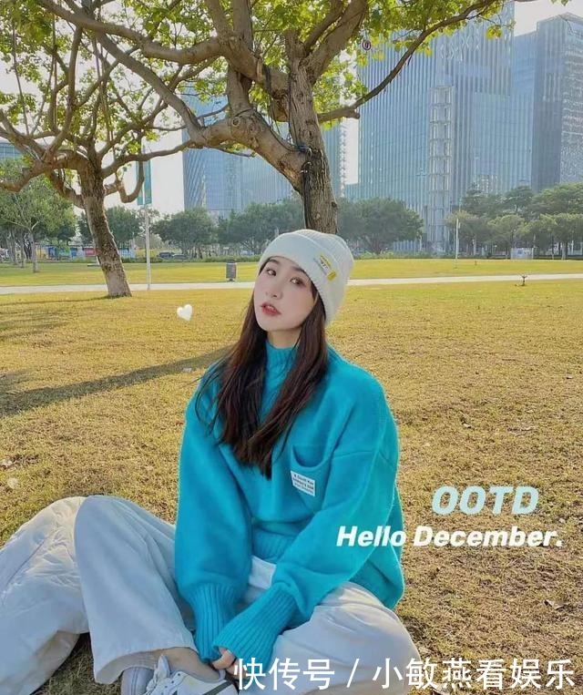 羽绒服+骑士靴,羽绒服+碎花裙,冬天这么穿又美又飒