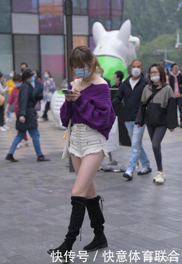 魅力|紫色上衣加时尚短裤,清新魅力,楚楚动人