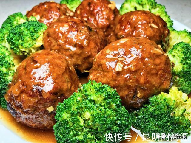 汁水|红烧狮子头的家庭做法，个大饱满汁水多，好吃不腻真解馋，零失败