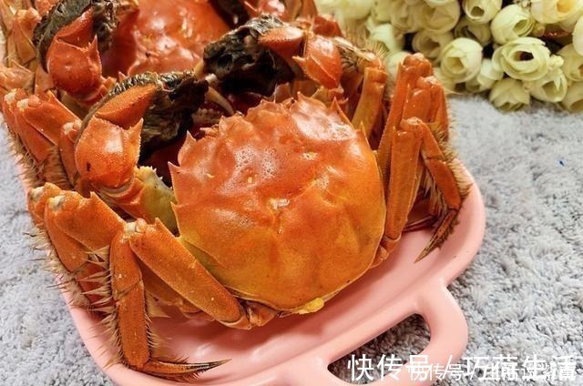 蒸螃蟹，冷水蒸还是热水蒸很多人做错，难怪掉蟹腿流蟹黄，还腥