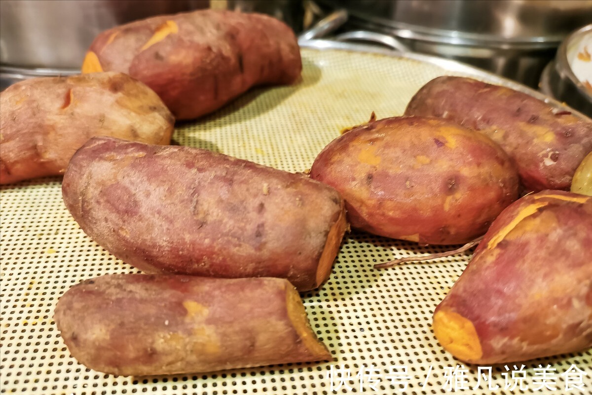 蒸红薯冷水上锅就错了,老菜农教你3个技巧,香甜绵软还没水汽味