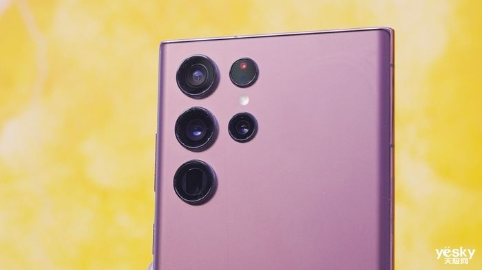 ultr“白天不懂夜的黑” 三星Galaxy S22 Ultra:我却更懂夜的美