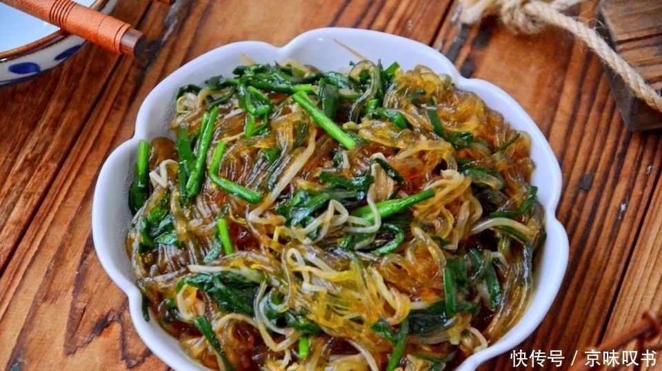 秋天|秋天此菜每周吃二次,清爽可口有筋道,简单省事,上桌就光盘