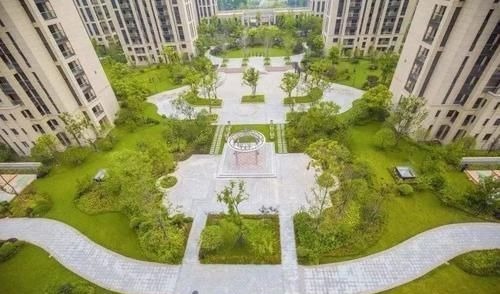老人家|售楼小姐说漏嘴:碰到这种房子借钱也要买下来,入手准不会亏
