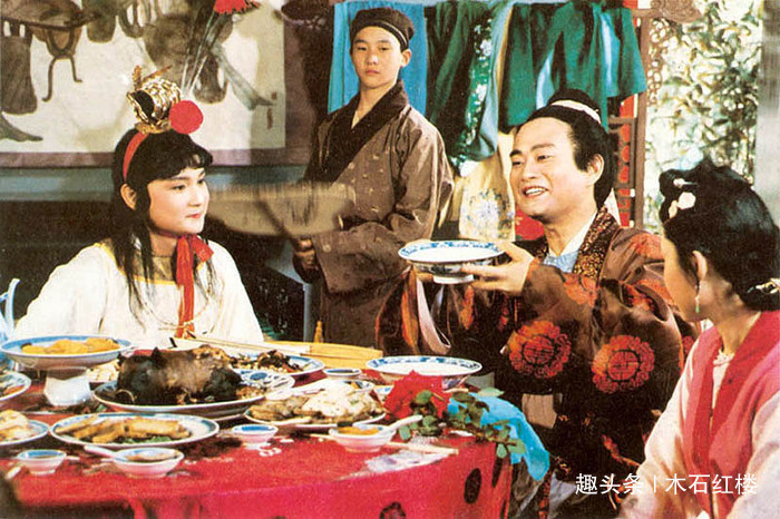 宝钗&袭人被蒋玉菡抛弃,并非因她不能怀胎,而是因她太像宝钗