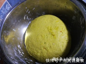 南瓜别再炒着吃了，试试这种做法，蒸一大笼也不够吃