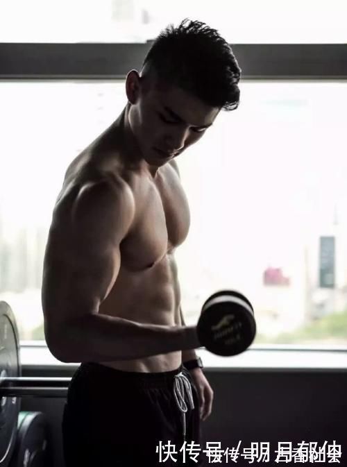 胸部|你的卧推正确吗胸部的训练也很讲究,在这帮你练出理想胸肌