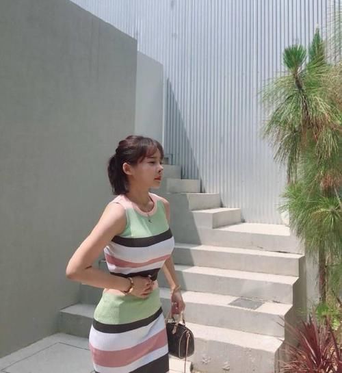 时尚 成熟的女人最性感,小姐姐条纹裙,秀出时尚魅力!