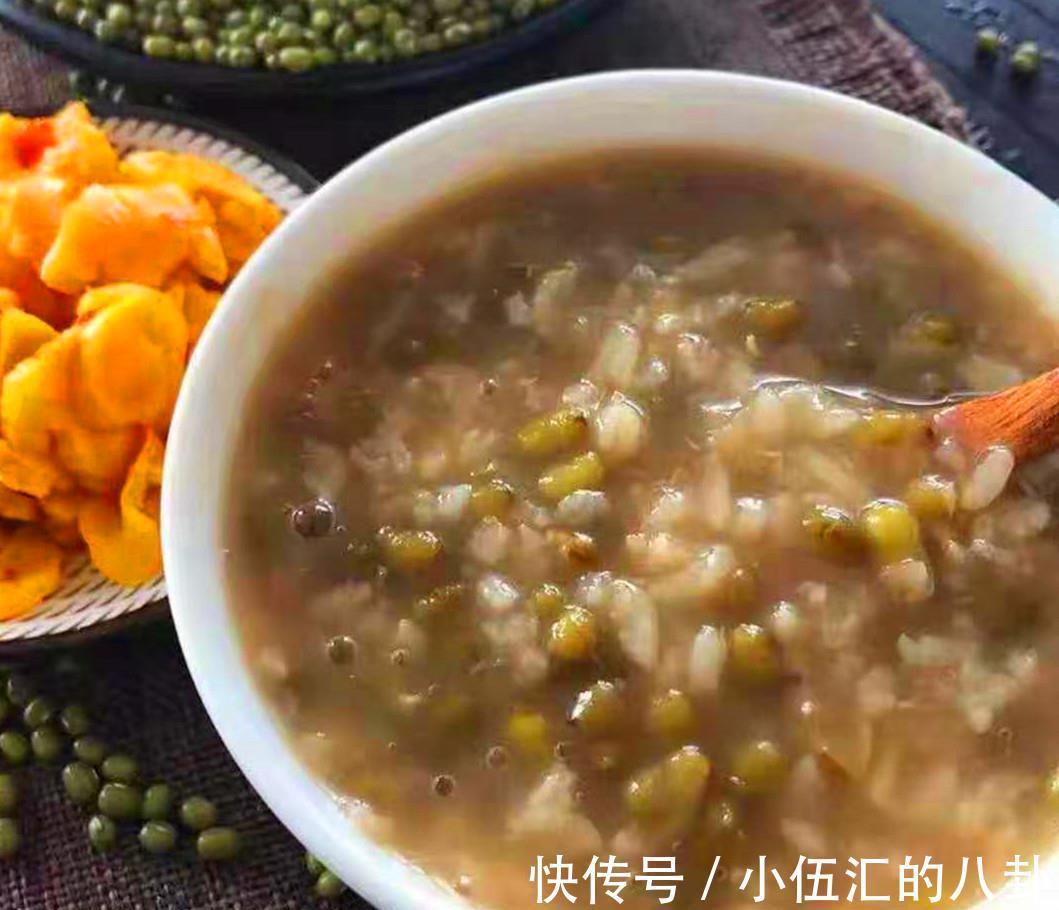 煮绿豆汤|煮绿豆汤时,最忌直接下锅煮,多加2步,绿豆起沙又开花,真软糯