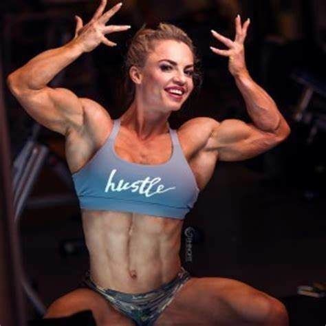 尼娜|“健美女王”自称体脂只有3%如今27岁的她,看起来比60岁还老