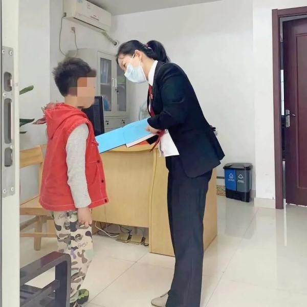 继父|孩子重病，爸爸选择了逃避；孩子病愈，他又想要回孩子