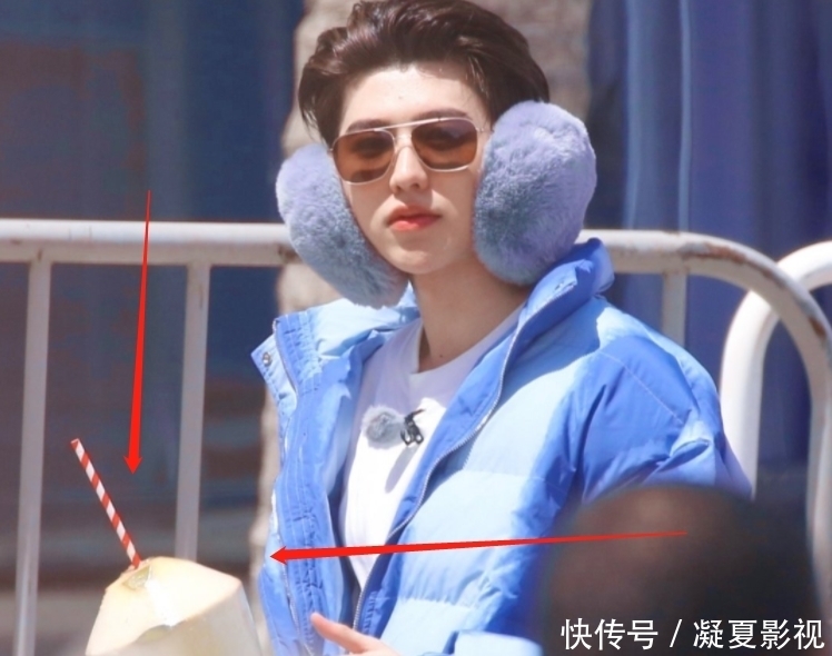 跑男 蔡徐坤三亚穿棉服,手中的东西亮了,这才是录制跑男的正确方式