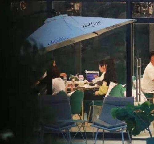 丁真|赵丽颖《中餐厅5》路透,与宁静张碧晨热聊,化身前台小妹忙不停