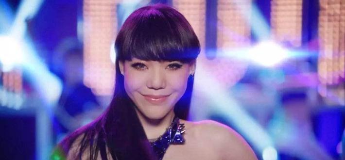 巔峰時刻|悲催“巨星”吳莫愁：從“1.3億出場費”到消失不見，她經(jīng)歷了啥