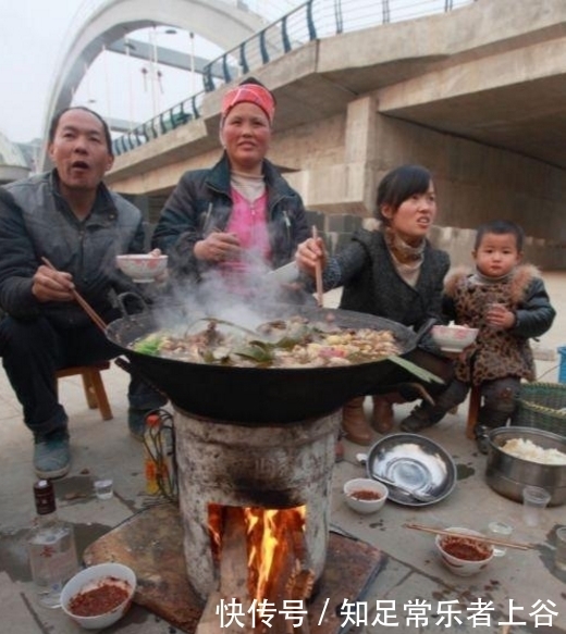  海底|这才叫火锅，你吃的只能叫麻辣烫，网友：比海底捞都更有味！