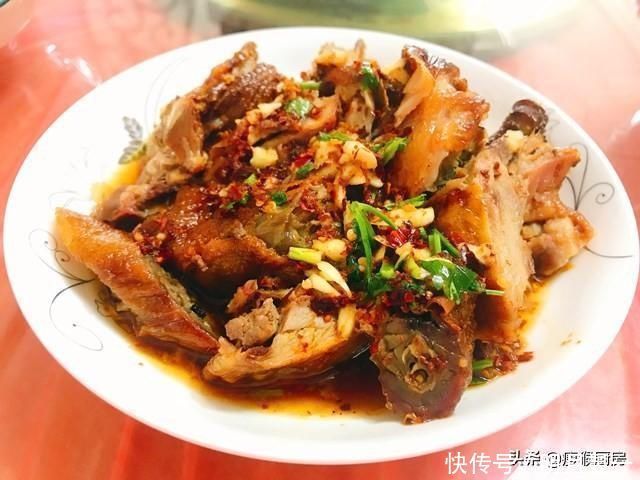 媳妇临产，岳母来家陪护，老妈做了12菜1汤招待，大家看看怎么样