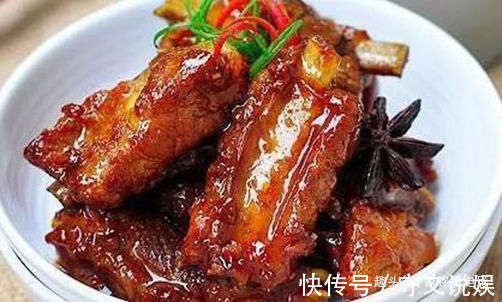 香酥黄金虾|美食推荐干锅辣鸭肠、蚝油手撕包菜、香酥黄金虾、家常红烧排骨