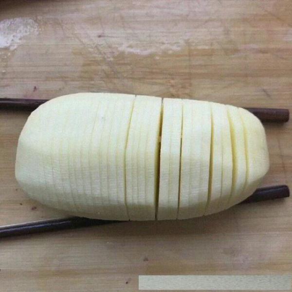 做法|土豆的这种新做法，让你吃不够，快来看看试着做吧！