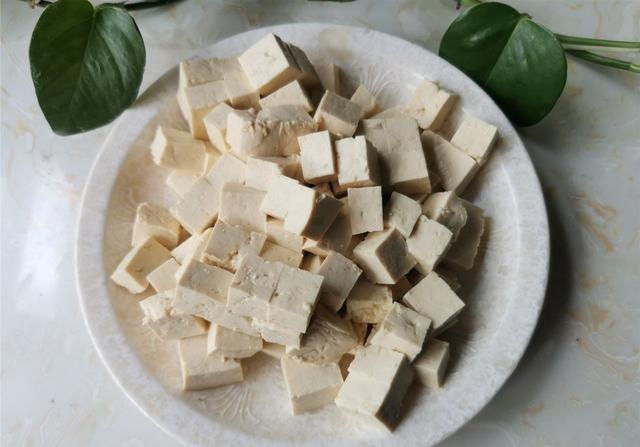  麻辣|教你家常豆腐的做法，比麻辣豆腐简单，看着就香，入味下饭