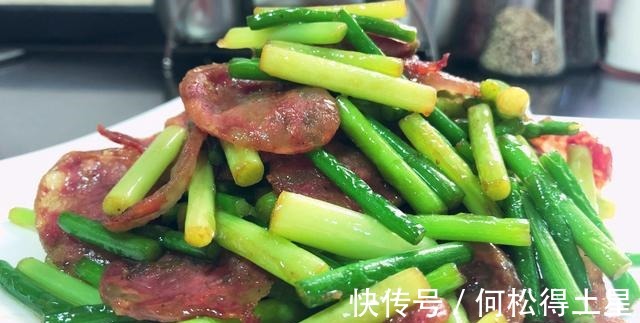 炒香肠前,用不用蒸一下学会这么做,香肠口感好味道香!