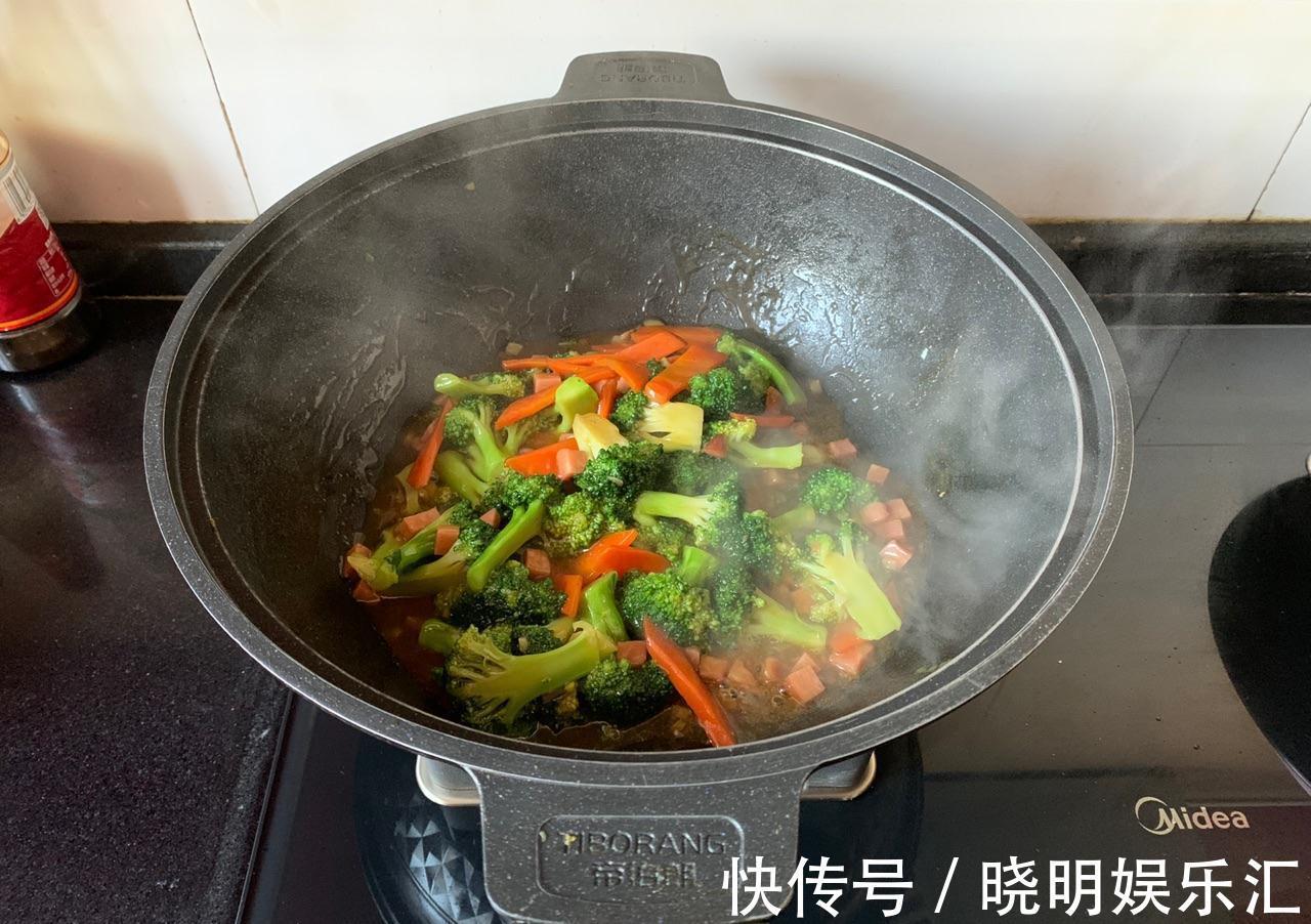 老少皆宜|西蓝花别总炒着吃，做成美味的上汤西蓝花，鲜美减脂又好吃