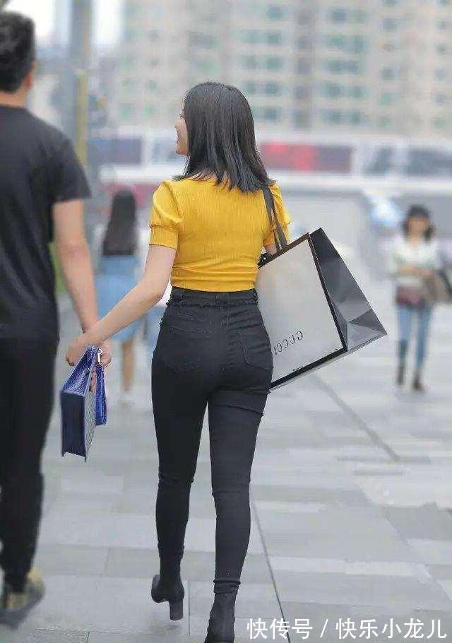 穿搭 富有活力的打底裤穿搭显得时尚有风格,时尚百搭又耐看,热情洋溢