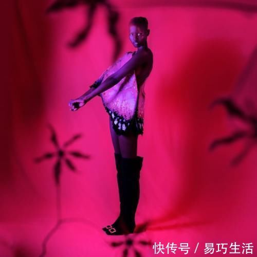 来袭|伊丽莎白女王的挚爱RV高跟鞋，百年历史的鞋子超美新品来袭