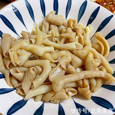 冬天的的味道，简单易做的清炒鹅肠不用烤箱照样能做