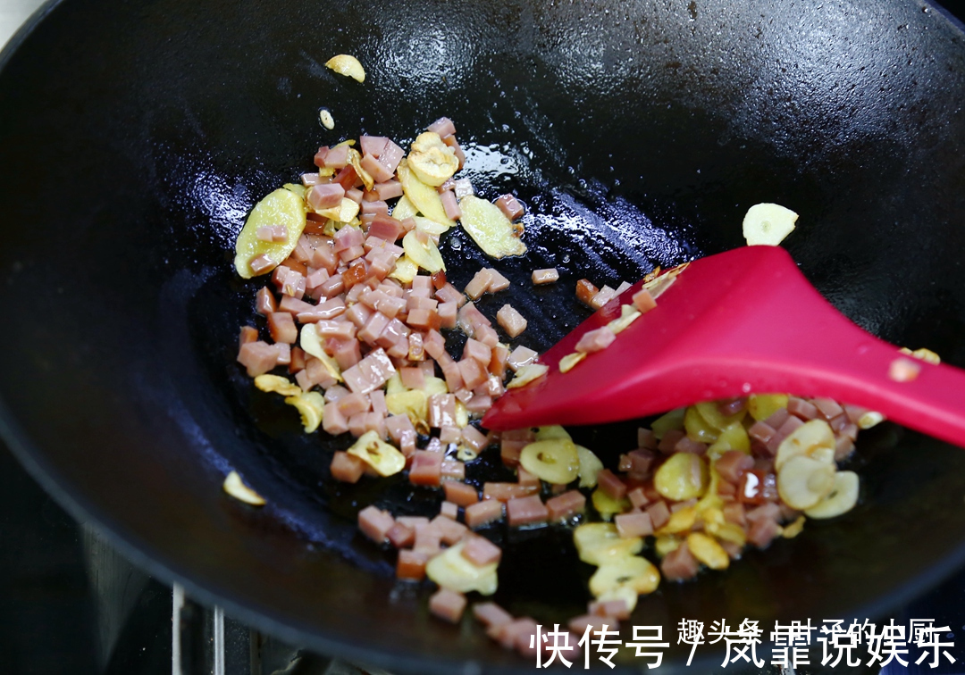 真正好吃的上汤娃娃菜,要想汤鲜,只需要一个小技巧,做法超简单