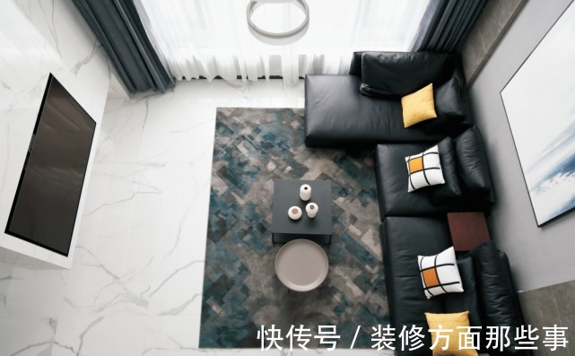 复式楼|180平挑空复式楼，黑白灰的呈现，给人自然舒服的感觉