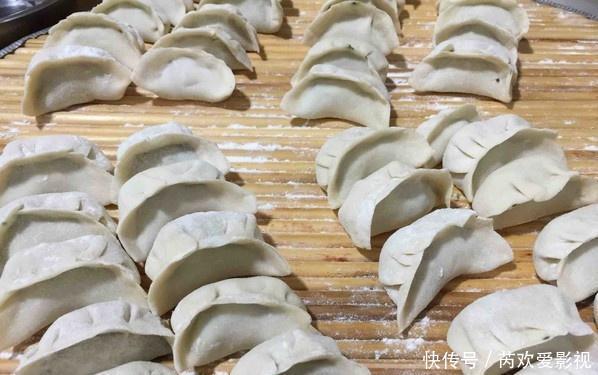 饺子馅|夏季“它”成捆卖,做饺子放一把,一个字鲜!一家老小抢着吃