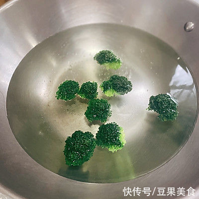 虾仁|#圣迪乐鲜蛋杯料理大赛 时蔬虾仁烘蛋