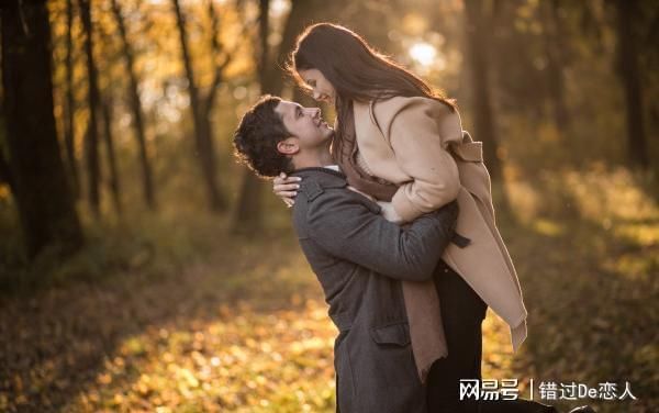 经济实力|晚婚晚育有哪些危害？过来人告诉你：如果可以，我宁愿不要孩子