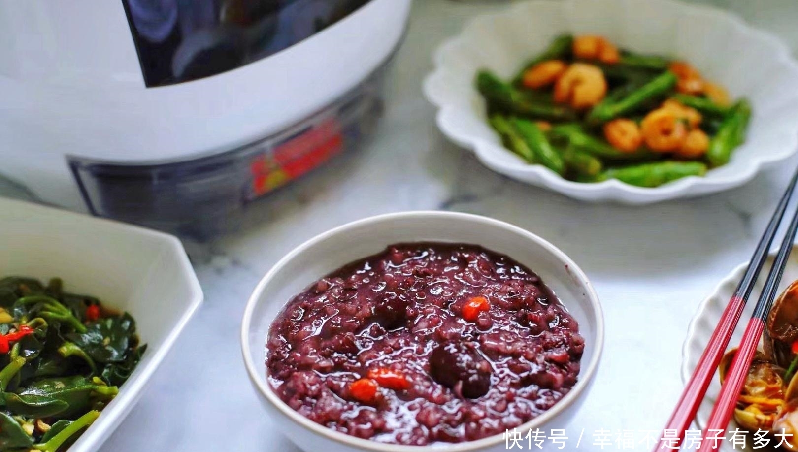 熬粥,紫米别直接下锅煮,多做一步软糯浓郁,把早餐藏在口袋里