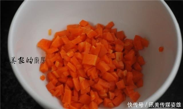 儿子早餐最爱它,1周5次都吃不厌,烫一烫卷一卷,做法好简单