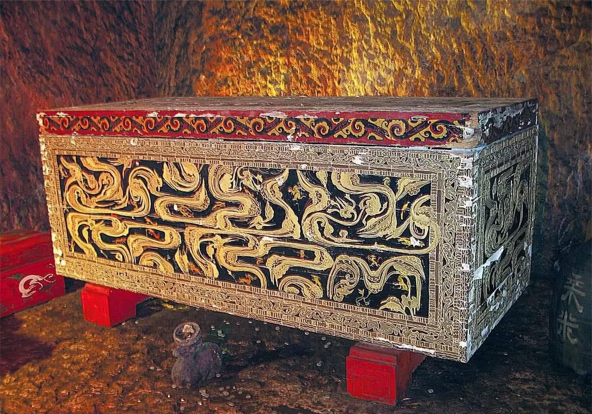 下葬|皇帝下葬后,陵墓必须完全封闭,谁在里面反锁地宫大门,怎么出来