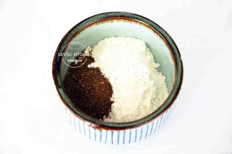 1斤面粉做6个烧饼,不油不腻,平底锅就能做,刚好全家人的早餐