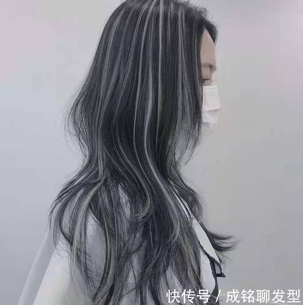 发束|还在为白发多而发愁？这些网红却专门染花白发，的确很潮的感觉