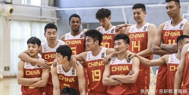 杜峰|男篮新12人名单，徐杰、祝铭震取代赵继伟，杜峰带队更有信心了
