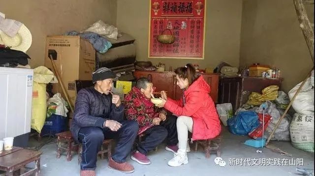 贴身保镖|【德润三秦好家风】孝老爱亲鲁小存：久病床前有孝女