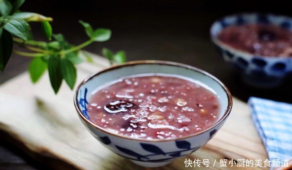 初春的早餐多吃这2样，做成粥来吃，10分钟上桌，补血怯湿降春