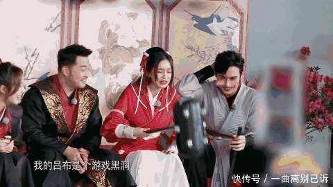 b《奔跑吧》众明星抓鸭子,张彬彬彻底掉进游戏黑洞,智商完全下线