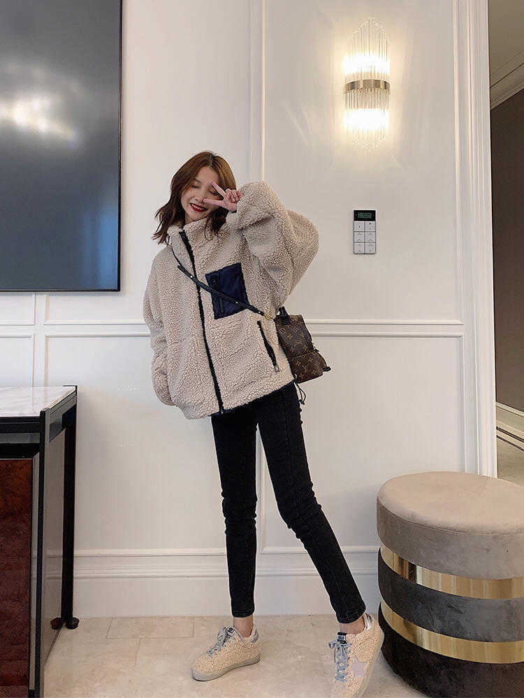 冬天 比大衣暖和,比羽绒服时尚,冬天的羊羔毛外套比想象更漂亮