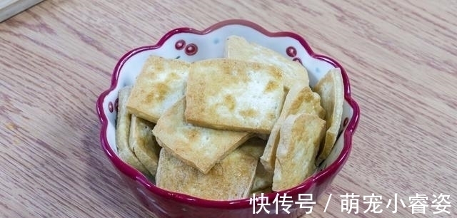 晒晒一家4口的晚餐,全是家常菜,用心搭配,家人爱吃,顿顿光盘