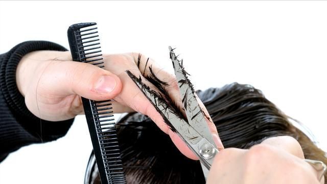 发量|头发厚“打薄”有用吗？能让发量永远变少吗？有用，但不是永久的